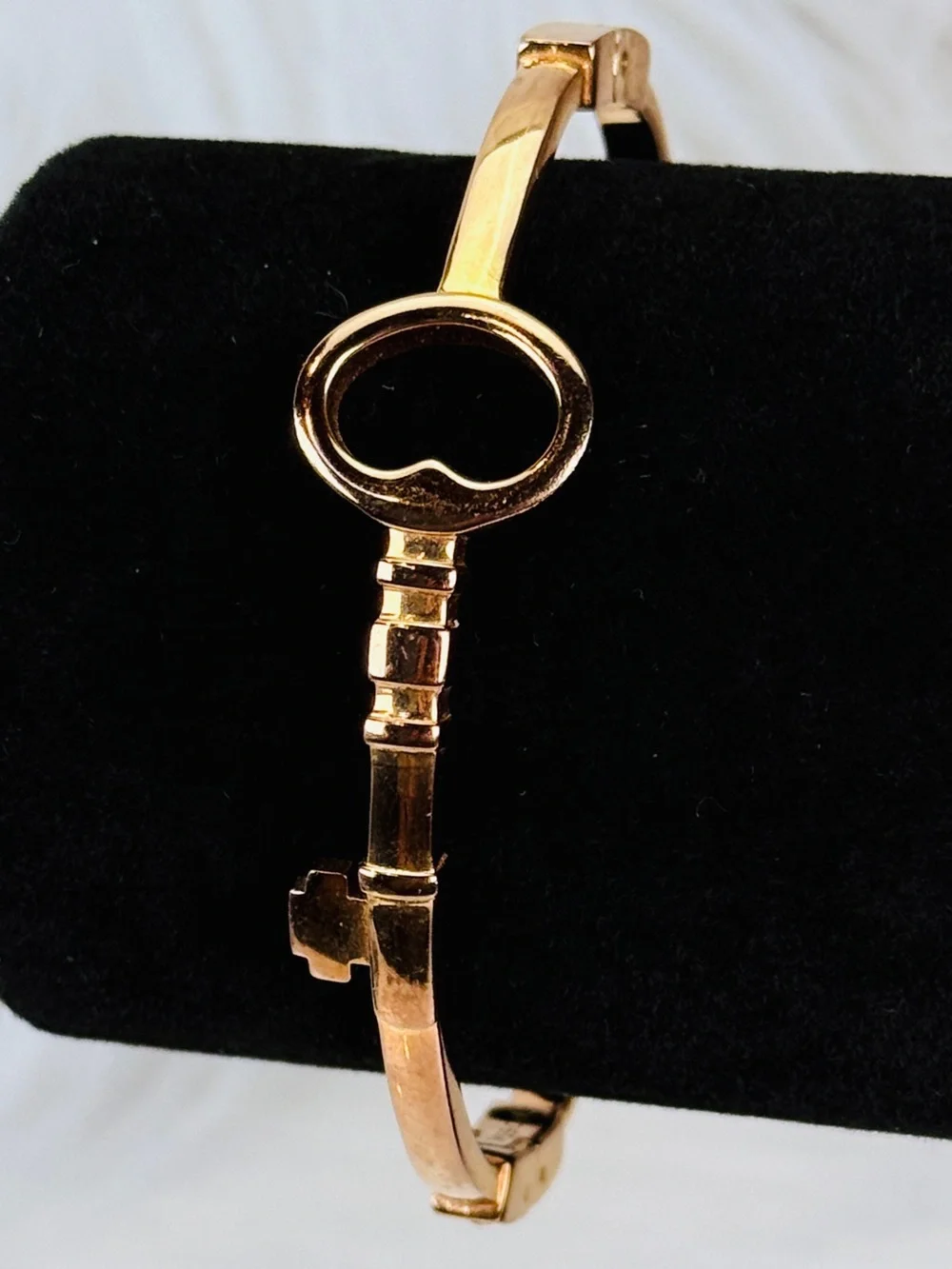 Vintage Coppertone Key Bangle Bracelet